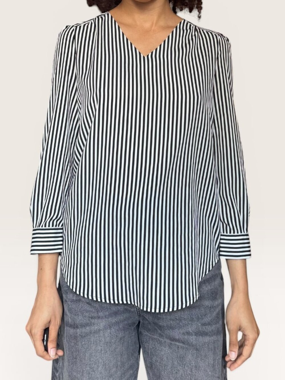 Cynthia Steffe Black White Striped V-Neck Blouse XS Office Core Career Wear